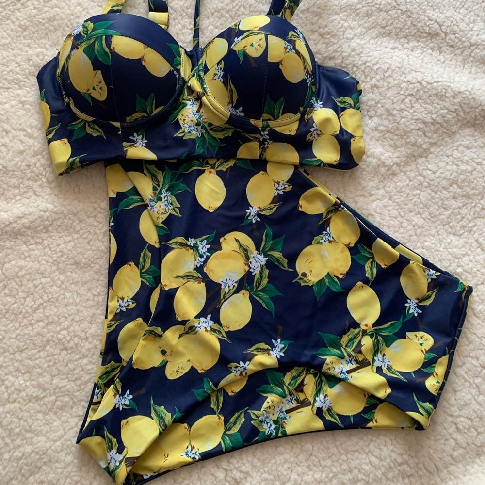 Zaful Lemon Print Waisted Bikini with adjustable strap top Size Large